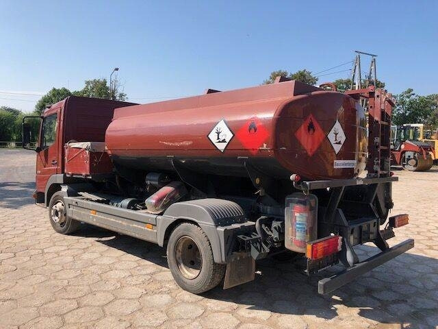 Mercedes-Benz Atego 818 5000l aircraft tank aviation airport - Tartályos teherautó: 1 kép. Mercedes-Benz Atego 818 5000l aircraft tank aviation airport - Tartályos teherautó: 1 kép.