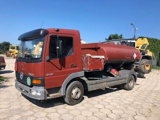 Mercedes-Benz Atego 818 5000l aircraft tank aviation airport - Tartályos teherautó: 3 kép. Mercedes-Benz Atego 818 5000l aircraft tank aviation airport - Tartályos teherautó: 3 kép.