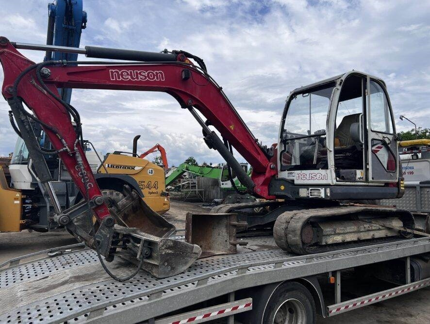 Neuson 5002 RDV - Minikotró: 2 kép. Neuson 5002 RDV - Minikotró: 2 kép.