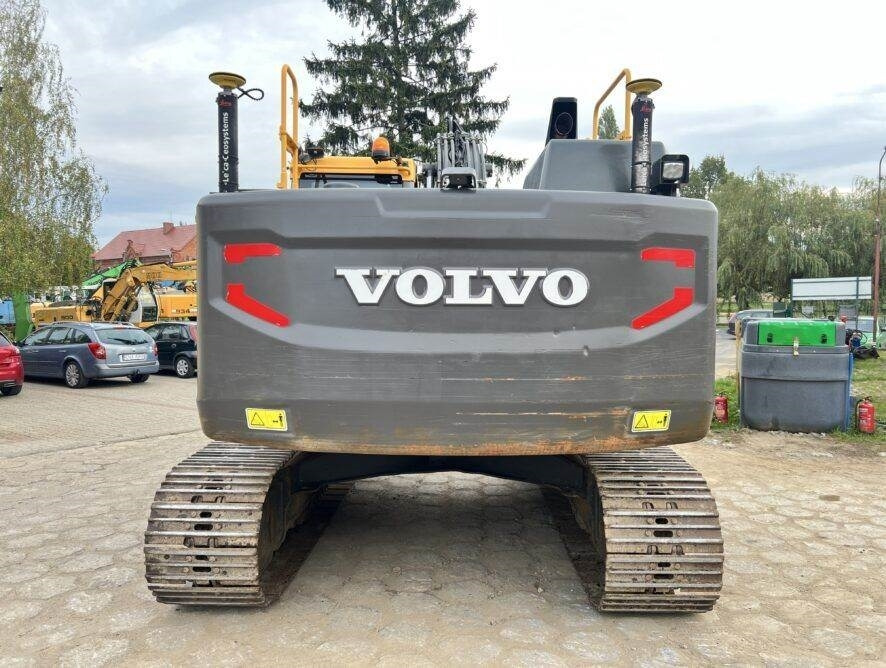 Volvo EC220EL ROTOTILT + LEICA 3D GPS 2xbucket - Lánctalpas kotró: 3 kép. Volvo EC220EL ROTOTILT + LEICA 3D GPS 2xbucket - Lánctalpas kotró: 3 kép.