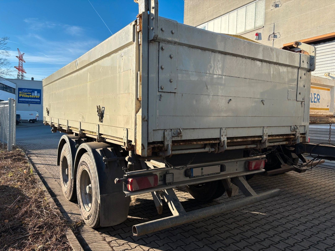 Carnehl Tandem /BPW/ Luftfederung/ Rollplane Carnehl Tandem /BPW/ Luftfederung/ Rollplane - Pótkocsi billenőplatós: 1 kép. Carnehl Tandem /BPW/ Luftfederung/ Rollplane Carnehl Tandem /BPW/ Luftfederung/ Rollplane - Pótkocsi billenőplatós: 1 kép.