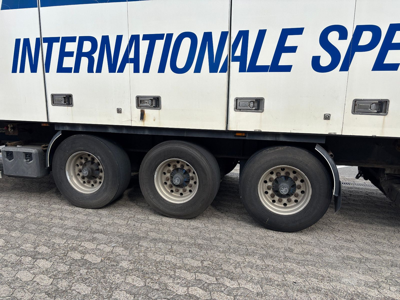 Krone Thermo King SL400 SEITENTÜREN - Félpótkocsi hűtős: 5 kép. Krone Thermo King SL400 SEITENTÜREN - Félpótkocsi hűtős: 5 kép.