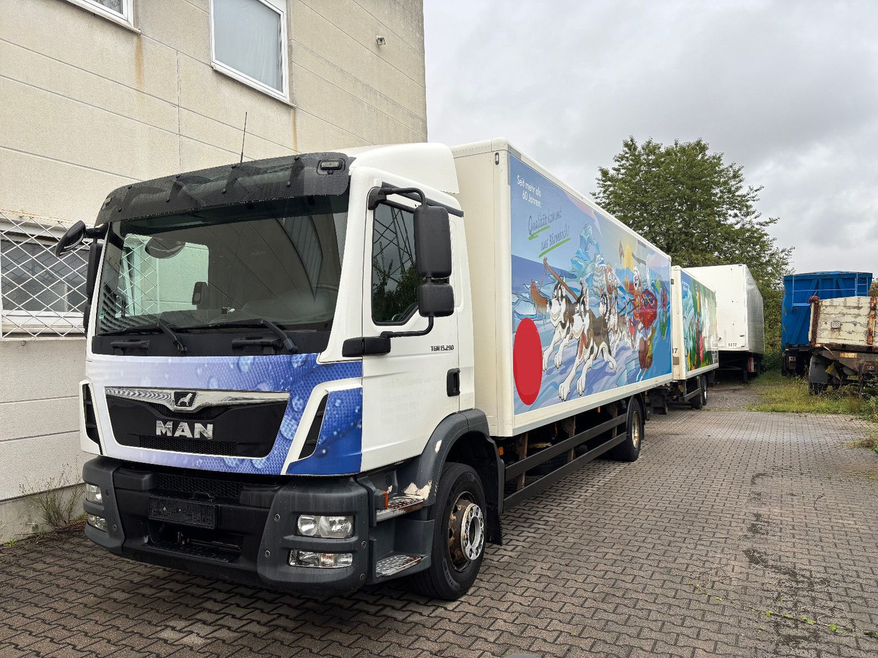 MAN TGM 15.290 kein 12.250 - Dobozos felépítményű teherautó: 3 kép. MAN TGM 15.290 kein 12.250 - Dobozos felépítményű teherautó: 3 kép.