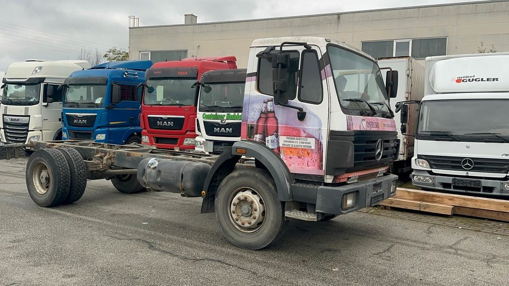 Mercedes-Benz 1820 AP Achse/Blatt/5x vorhanden - Alvaz teherautó: 1 kép. Mercedes-Benz 1820 AP Achse/Blatt/5x vorhanden - Alvaz teherautó: 1 kép.