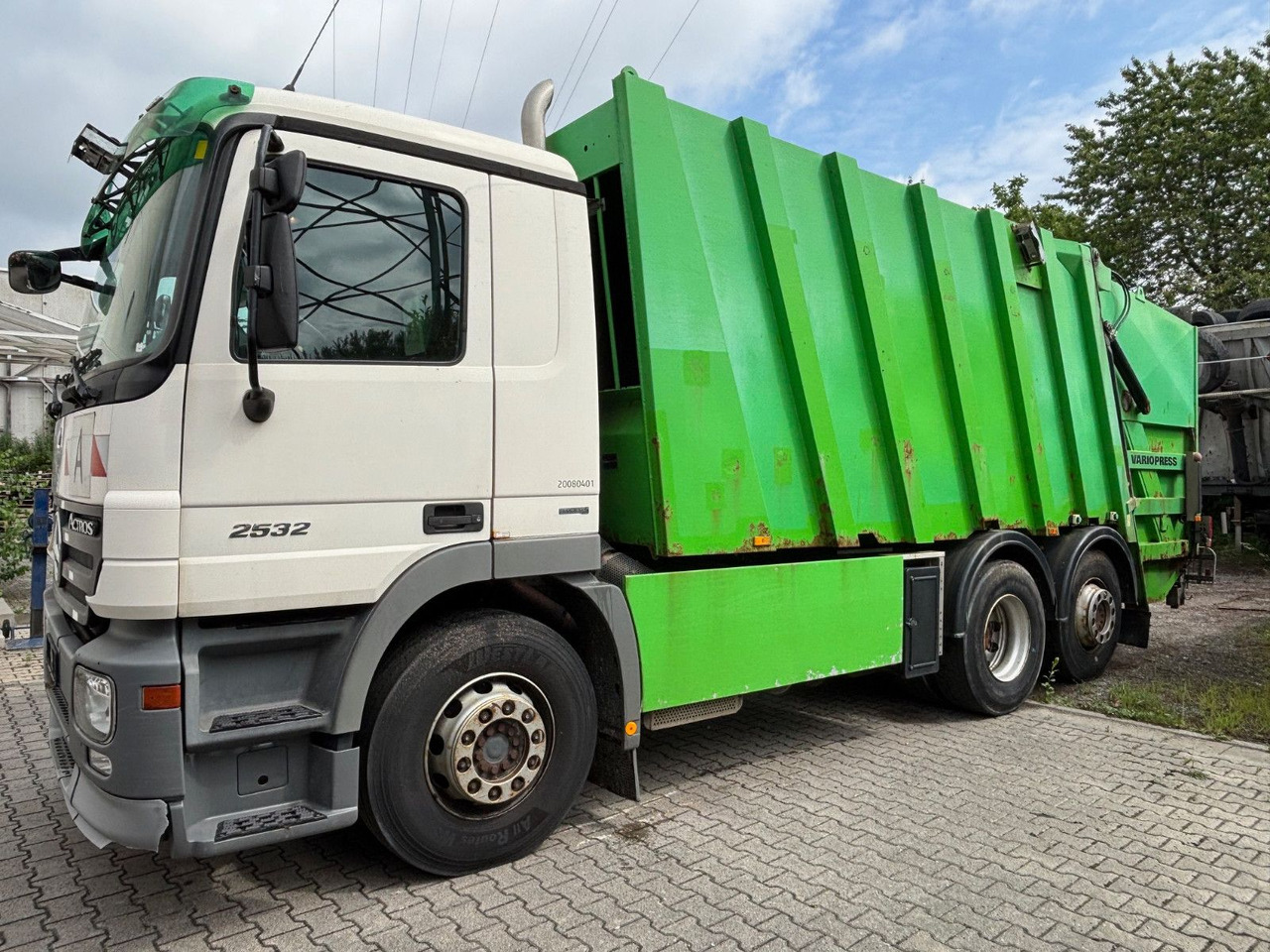 Mercedes-Benz 2532L EU5/Zöller Schüttung/VarioPress/Blatt-Luft - Szemetesautó: 4 kép. Mercedes-Benz 2532L EU5/Zöller Schüttung/VarioPress/Blatt-Luft - Szemetesautó: 4 kép.