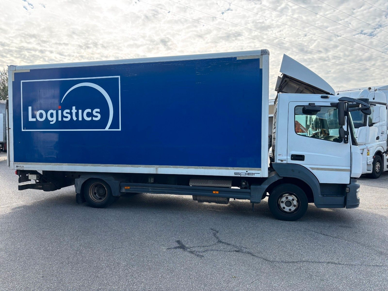 Mercedes-Benz Atego 821 Luft/LBW/EU6/Klima/Navi - Dobozos kisteherautó: 4 kép. Mercedes-Benz Atego 821 Luft/LBW/EU6/Klima/Navi - Dobozos kisteherautó: 4 kép.