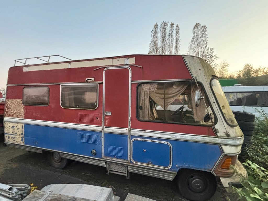 Mercedes-Benz Hymermobil 601 D 28 - Integrált lakóautó: 1 kép. Mercedes-Benz Hymermobil 601 D 28 - Integrált lakóautó: 1 kép.