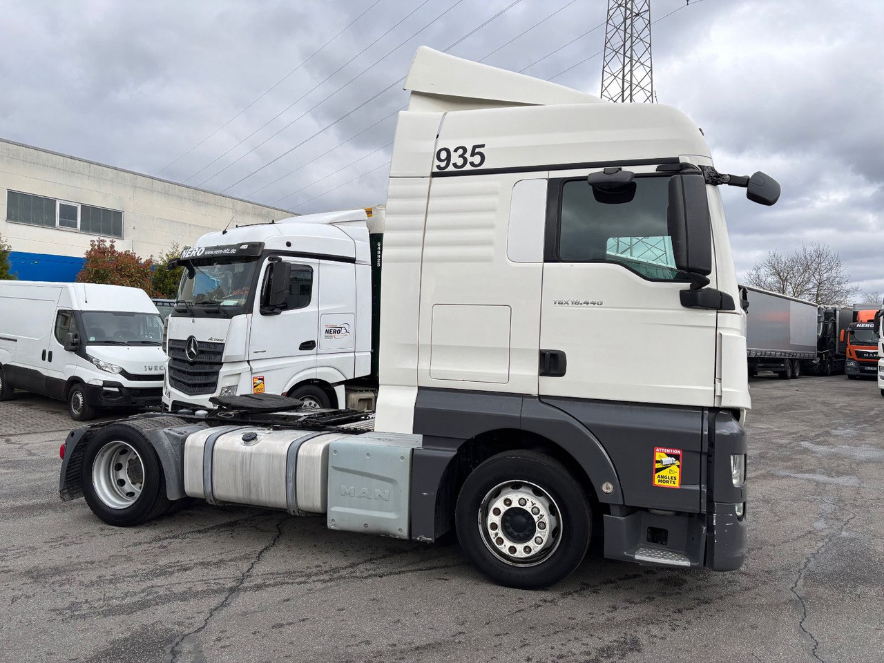 MAN TGX 18.440/Retarder/Hubsattelkupplung/Navi - Nyergesvontató: 5 kép. MAN TGX 18.440/Retarder/Hubsattelkupplung/Navi - Nyergesvontató: 5 kép.