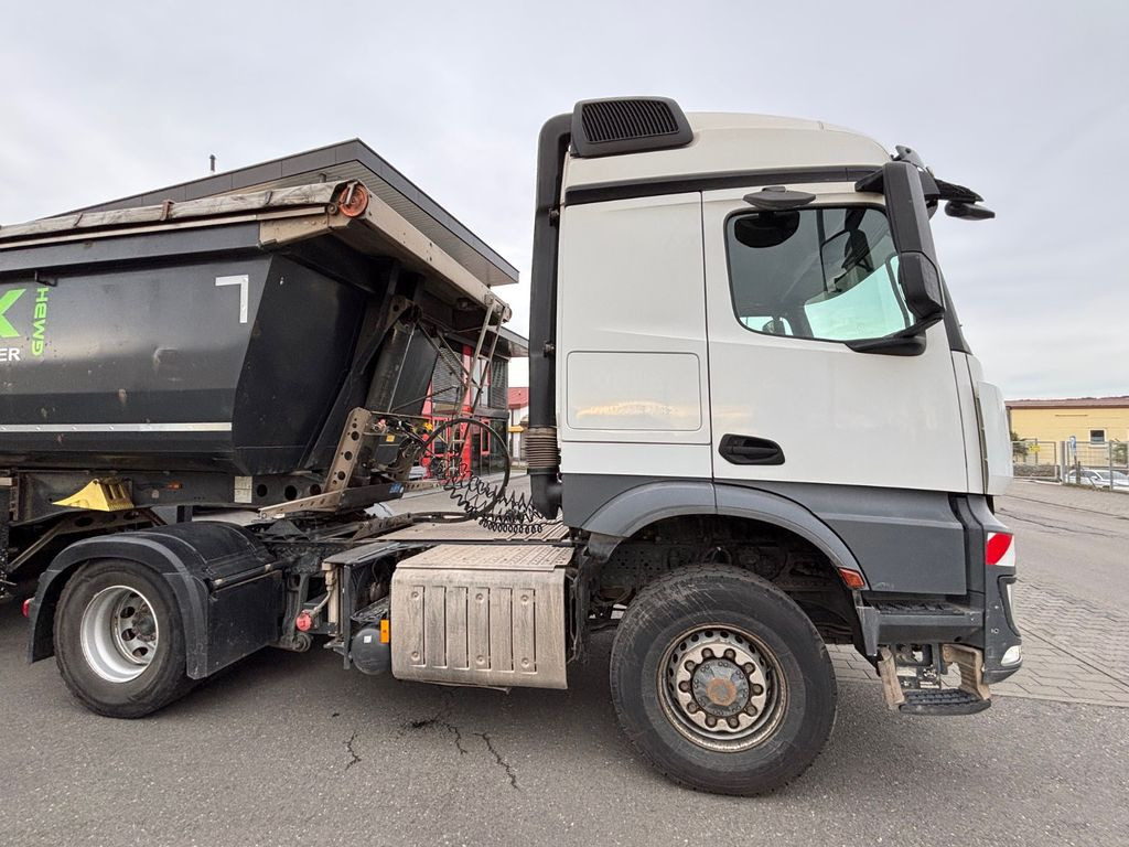 Mercedes-Benz 1845 4x4/Retarder/Kipphydraulik - Nyergesvontató: 5 kép. Mercedes-Benz 1845 4x4/Retarder/Kipphydraulik - Nyergesvontató: 5 kép.
