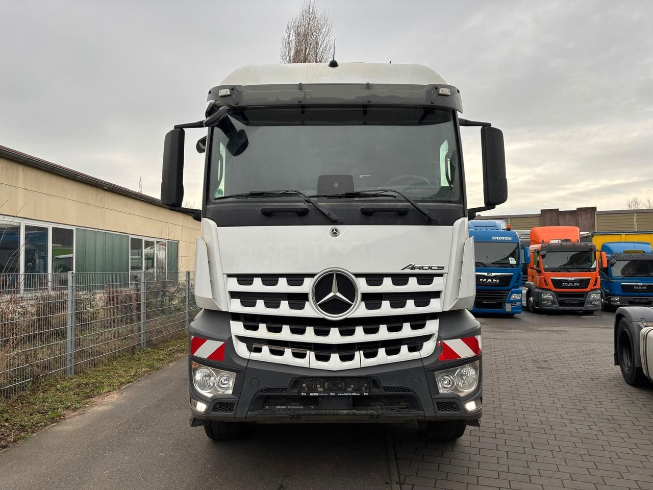 Mercedes-Benz MP V 1845 4x4/Retarder/Kipphydraulik - Nyergesvontató: 4 kép. Mercedes-Benz MP V 1845 4x4/Retarder/Kipphydraulik - Nyergesvontató: 4 kép.