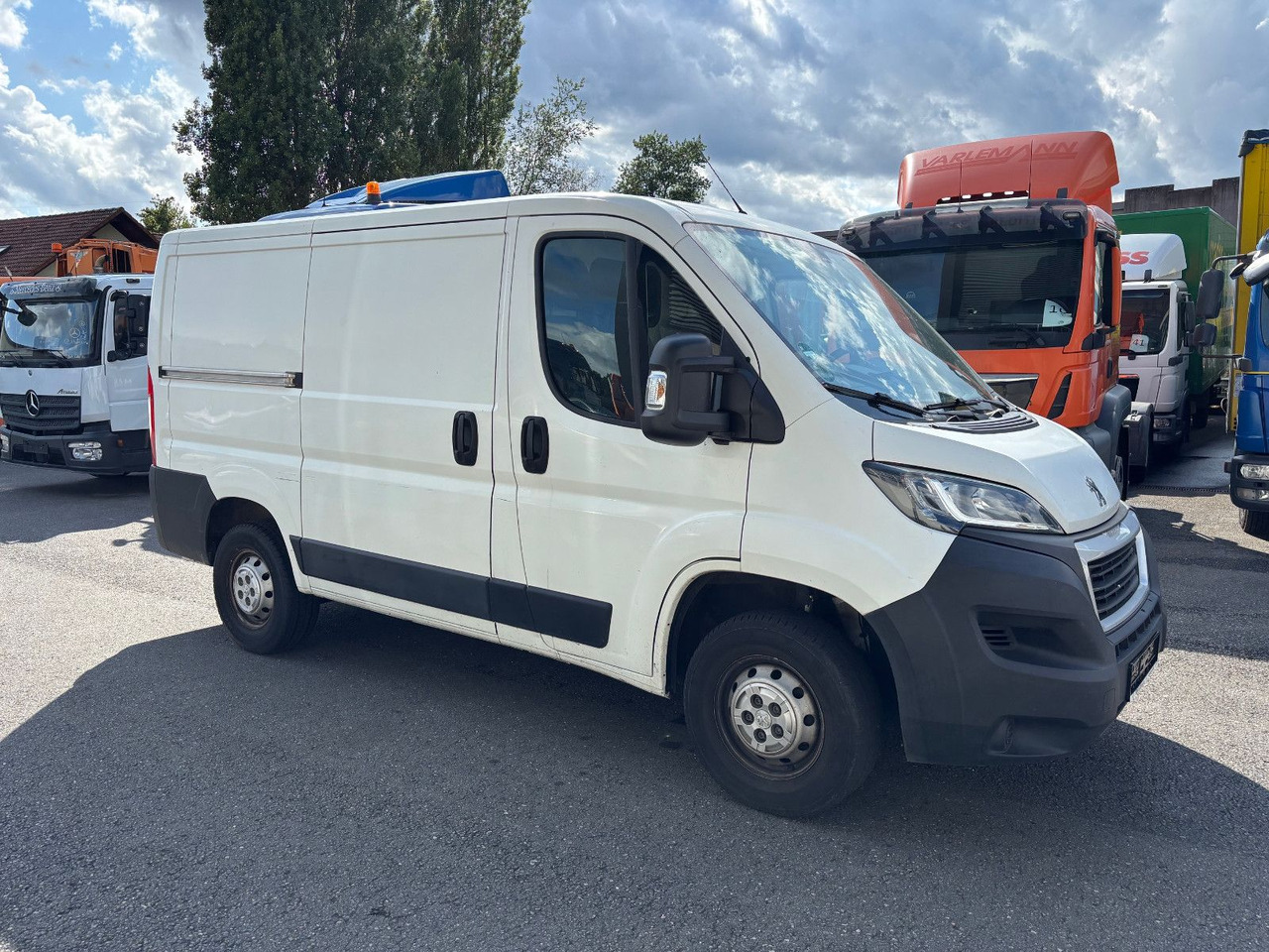 Peugeot Boxer - Kis furgon: 1 kép. Peugeot Boxer - Kis furgon: 1 kép.