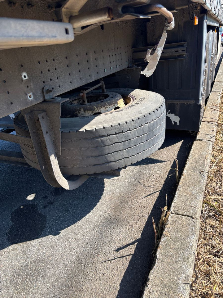 Ponyvás félpótkocsi Schmitz Cargobull SCS 24/ALU/Lift/Scheiben/EDSCHA/Palettenkasten: 10 kép.