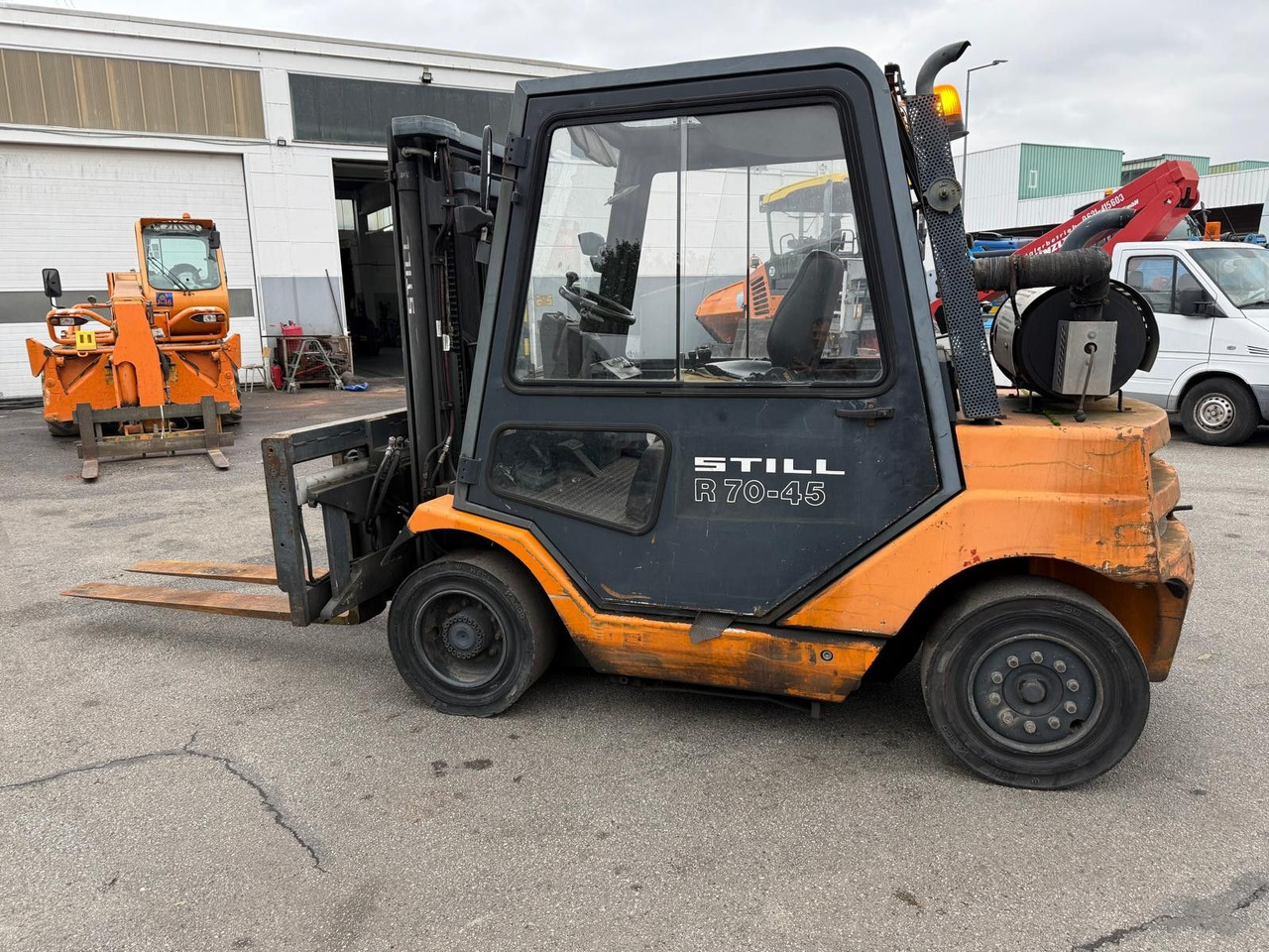 Still R 70-45 Diesel/Kabine/Lange Gabel - Dízel targonca: 2 kép. Still R 70-45 Diesel/Kabine/Lange Gabel - Dízel targonca: 2 kép.