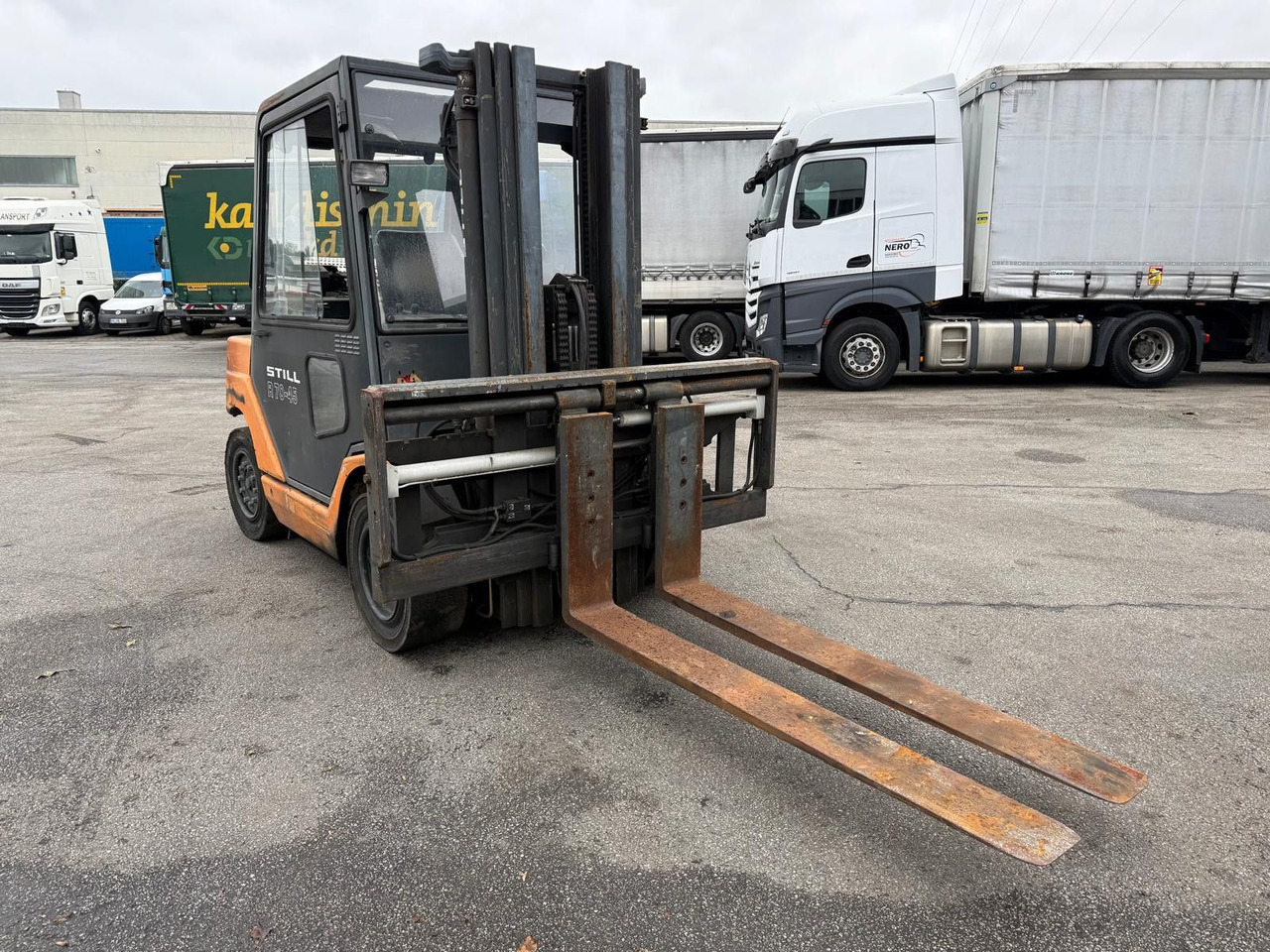 Still R 70-45 Diesel/Kabine/Lange Gabel - Dízel targonca: 3 kép. Still R 70-45 Diesel/Kabine/Lange Gabel - Dízel targonca: 3 kép.