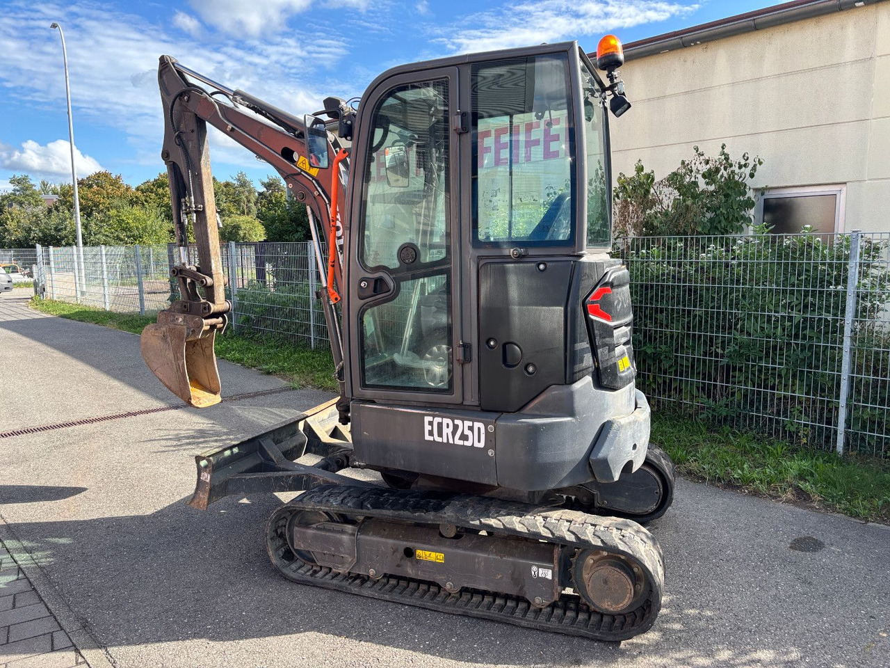 Volvo ECR 25 D - Minikotró: 4 kép. Volvo ECR 25 D - Minikotró: 4 kép.