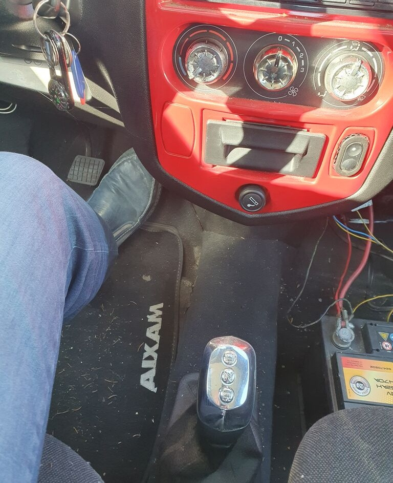 Aixam CITY AUTOMAT BEZ PRAWA JAZDY - Autó: 5 kép. Aixam CITY AUTOMAT BEZ PRAWA JAZDY - Autó: 5 kép.