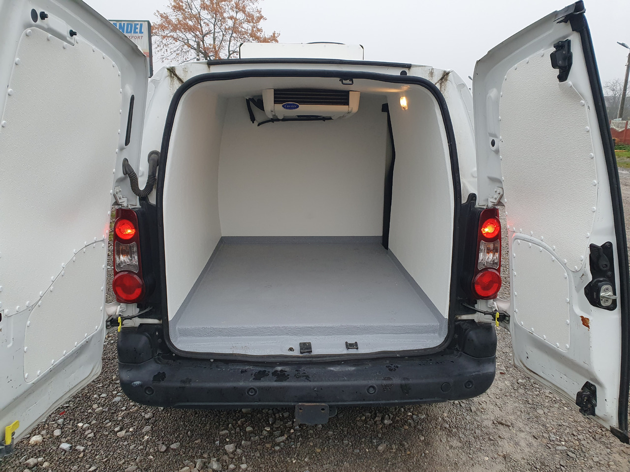 CITROËN Berlingo long chlodnia mroznia carrier +230V Klima navi euro6 - Hűtős kisteherautó: 2 kép. CITROËN Berlingo long chlodnia mroznia carrier +230V Klima navi euro6 - Hűtős kisteherautó: 2 kép.