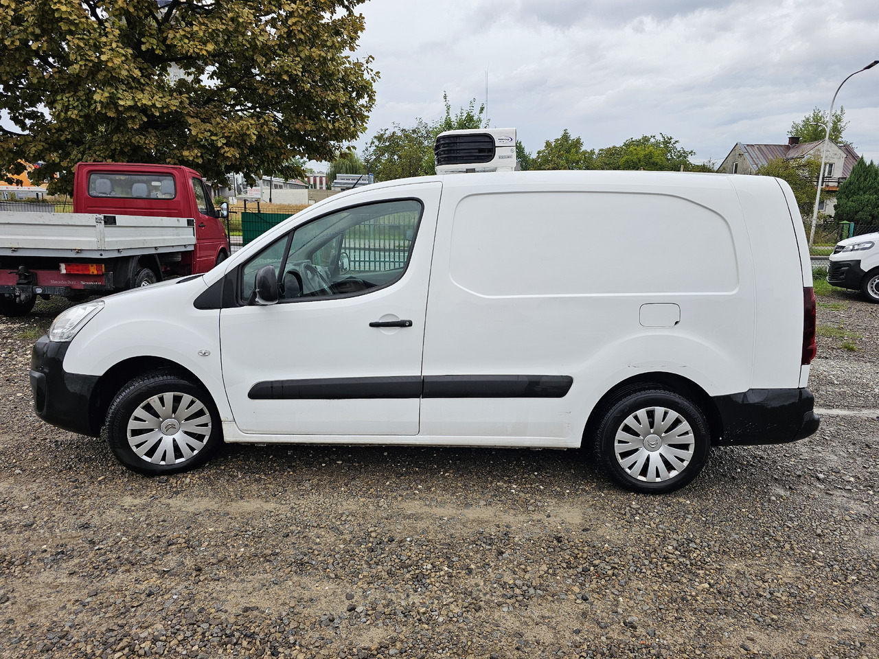 CITROËN Berlingo long chlodnia mroznia carrier Klima EURO6 - Hűtős kisteherautó: 5 kép. CITROËN Berlingo long chlodnia mroznia carrier Klima EURO6 - Hűtős kisteherautó: 5 kép.