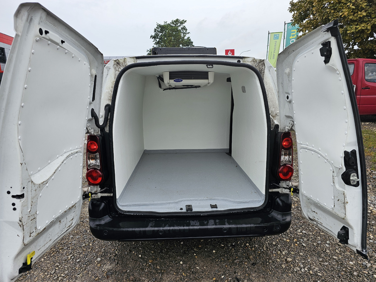 CITROËN Berlingo long chlodnia mroznia carrier Klima EURO6 - Hűtős kisteherautó: 1 kép. CITROËN Berlingo long chlodnia mroznia carrier Klima EURO6 - Hűtős kisteherautó: 1 kép.