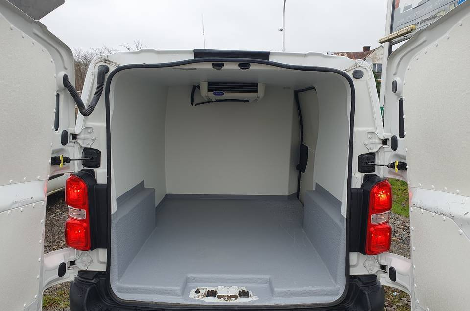 Citroen JUMPY CHLODNIA MROZNIA CARRIER+230V KLIMA EURO6 - Hűtős kisteherautó: 2 kép. Citroen JUMPY CHLODNIA MROZNIA CARRIER+230V KLIMA EURO6 - Hűtős kisteherautó: 2 kép.