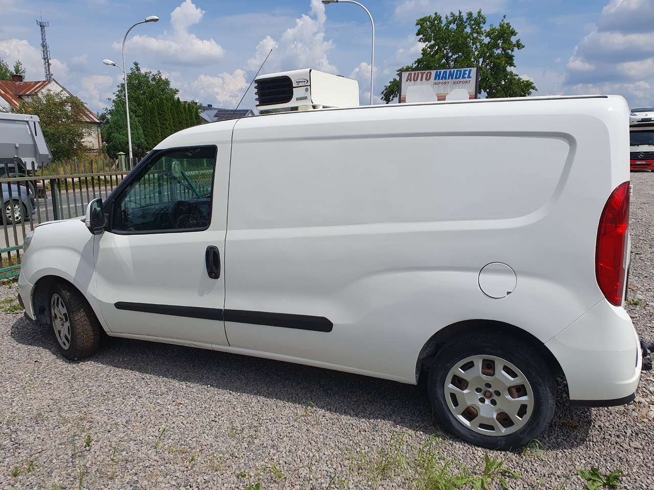 FIAT DOBLO LONG CHLODNIA carrier KLIMA EURO6 - Hűtős kisteherautó: 4 kép. FIAT DOBLO LONG CHLODNIA carrier KLIMA EURO6 - Hűtős kisteherautó: 4 kép.