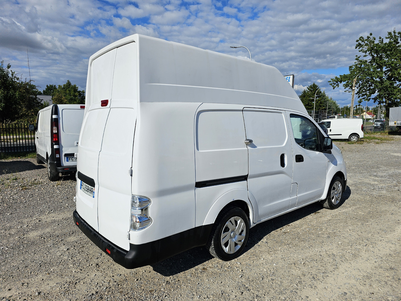 NISSAN E-NV200 ELEKTRYCZNY 40 KV 250 km KLIMA KAMERA - Kis furgon, Elektromos kisteherautó: 5 kép. NISSAN E-NV200 ELEKTRYCZNY 40 KV 250 km KLIMA KAMERA - Kis furgon, Elektromos kisteherautó: 5 kép.