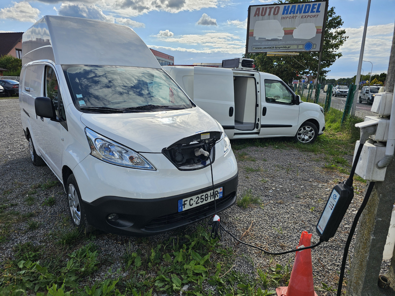 NISSAN E-NV200 ELEKTRYCZNY 40 KV 250 km KLIMA KAMERA - Kis furgon, Elektromos kisteherautó: 1 kép. NISSAN E-NV200 ELEKTRYCZNY 40 KV 250 km KLIMA KAMERA - Kis furgon, Elektromos kisteherautó: 1 kép.