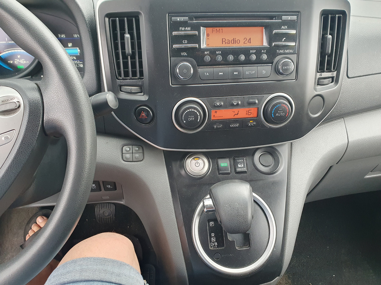 Nissan e-NV200 ELEKTRYK 40 Kwh 250 -300 km klima kamera - Kis furgon, Elektromos kisteherautó: 4 kép. Nissan e-NV200 ELEKTRYK 40 Kwh 250 -300 km klima kamera - Kis furgon, Elektromos kisteherautó: 4 kép.