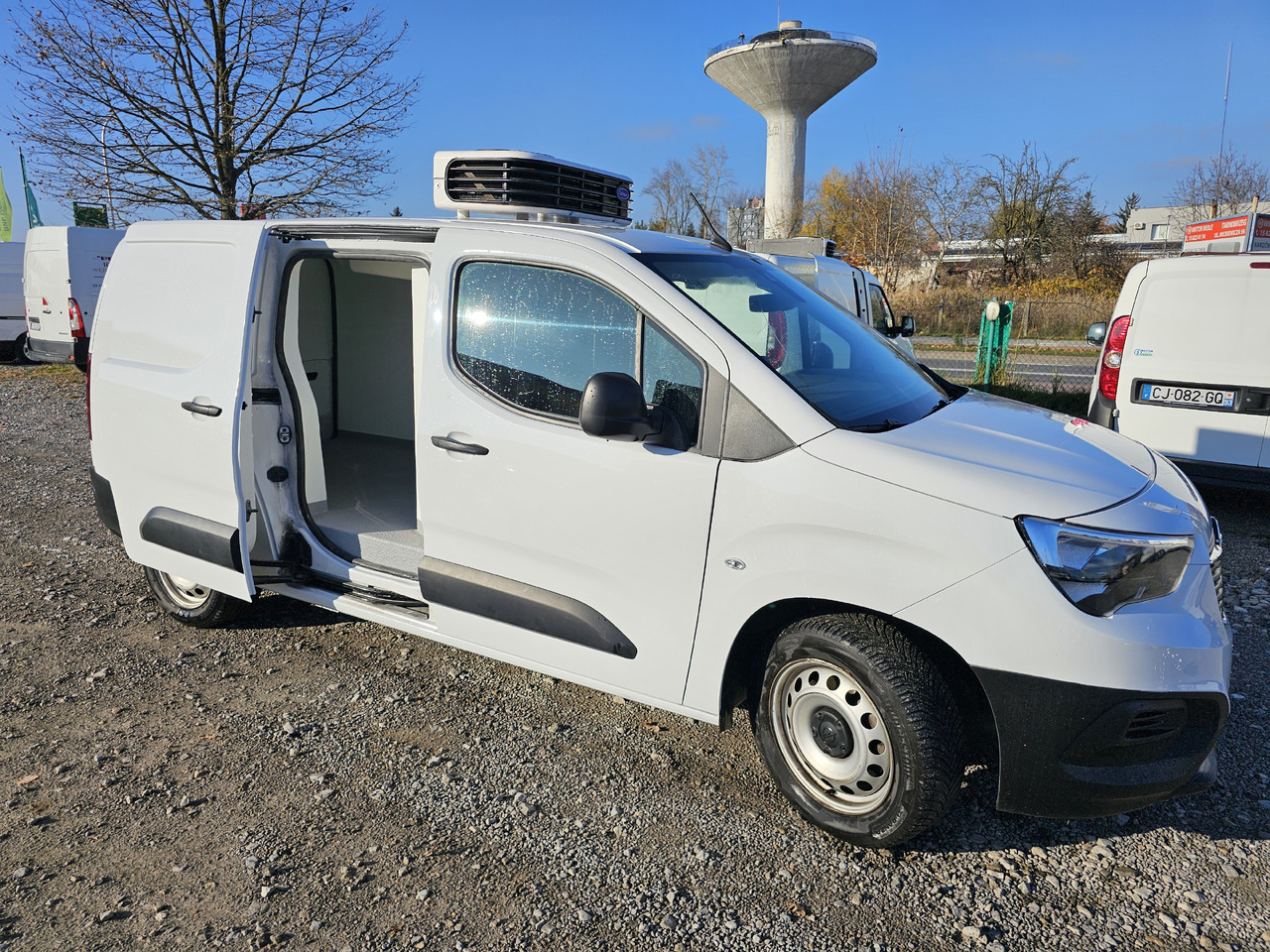 OPEL COMBO MAXI LONG CHLODNIA MROZNIA CARRIER KLIMA EURO6 - Hűtős kisteherautó: 4 kép. OPEL COMBO MAXI LONG CHLODNIA MROZNIA CARRIER KLIMA EURO6 - Hűtős kisteherautó: 4 kép.