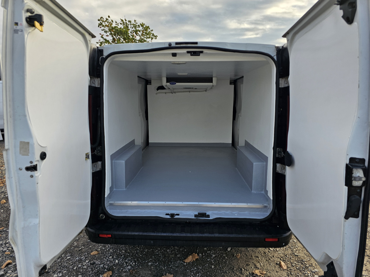RENAULT TRAFIC MAXI LONG CHLODNIA MROZNIA CARRIER+230V KLIMA NAVI KAMERA EURO6 - Hűtős kisteherautó: 2 kép. RENAULT TRAFIC MAXI LONG CHLODNIA MROZNIA CARRIER+230V KLIMA NAVI KAMERA EURO6 - Hűtős kisteherautó: 2 kép.