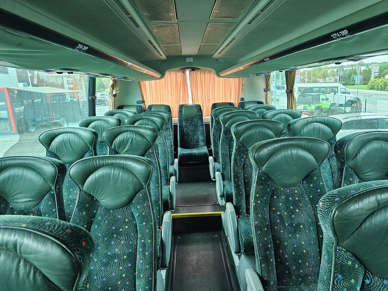 SCANIA IRIZAR CENTURY 61 OSOB KLIMA EURO5 - Távolsági busz: 2 kép. SCANIA IRIZAR CENTURY 61 OSOB KLIMA EURO5 - Távolsági busz: 2 kép.