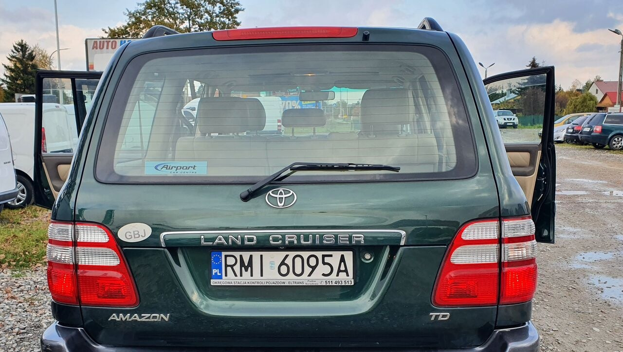 Toyota LAND CRUISER 100 4,2 TD KLIMA 7 OSOB - Autó: 5 kép. Toyota LAND CRUISER 100 4,2 TD KLIMA 7 OSOB - Autó: 5 kép.