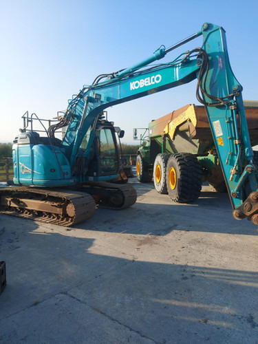 2017 Kobelco SK140SR LC-5 - Kotrógép: 1 kép. 2017 Kobelco SK140SR LC-5 - Kotrógép: 1 kép.