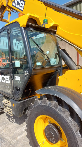 2020 JCB 540-140 - Teleszkópos rakodó: 3 kép. 2020 JCB 540-140 - Teleszkópos rakodó: 3 kép.