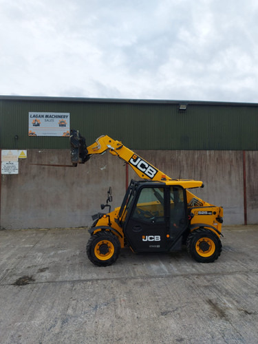 2021 JCB 525-60 - Teleszkópos rakodó: 2 kép. 2021 JCB 525-60 - Teleszkópos rakodó: 2 kép.