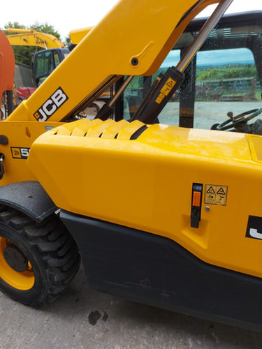 Teleszkópos rakodó 2021 JCB 525-60: 9 kép.