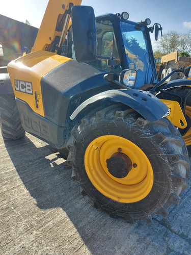 Teleszkópos rakodó 2021 JCB 527-58: 7 kép.