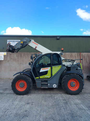 Claas Scorpion 7044 - Teleszkópos rakodó: 1 kép. Claas Scorpion 7044 - Teleszkópos rakodó: 1 kép.