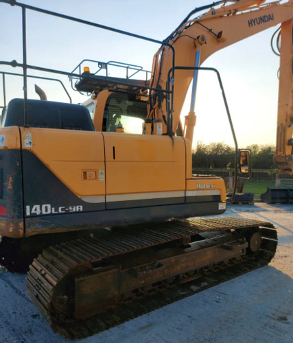 Hyundai R140LC-9A - Lánctalpas kotró: 5 kép. Hyundai R140LC-9A - Lánctalpas kotró: 5 kép.