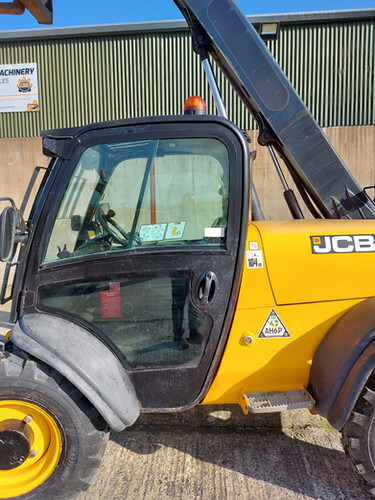 JCB 2015 JCB 526-56 Agri - Teleszkópos rakodó: 3 kép. JCB 2015 JCB 526-56 Agri - Teleszkópos rakodó: 3 kép.