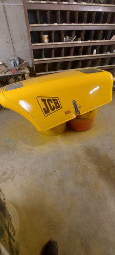 JCB Bonnet - Motorháztető - Építőipari gépek: 1 kép. JCB Bonnet - Motorháztető - Építőipari gépek: 1 kép.