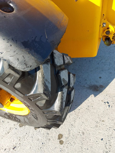 JCB S27-58 AGRI - Teleszkópos rakodó: 5 kép. JCB S27-58 AGRI - Teleszkópos rakodó: 5 kép.