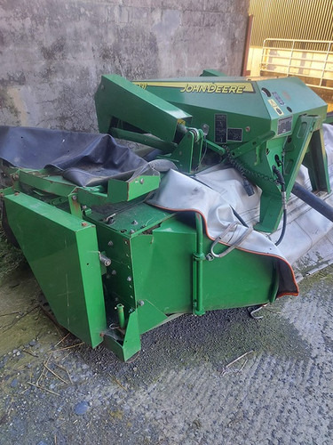 John Deere 131 - Fűkasza: 1 kép. John Deere 131 - Fűkasza: 1 kép.