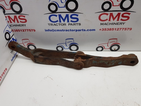 Ford 4000, 4110, 4410 Pick Up Hitch Drop Rod Arm Rhs 81812799, 830909550 - Alkatrész - Traktor: 1 kép. Ford 4000, 4110, 4410 Pick Up Hitch Drop Rod Arm Rhs 81812799, 830909550 - Alkatrész - Traktor: 1 kép.