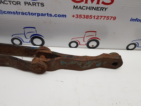 Ford 4000, 4110, 4410 Pick Up Hitch Drop Rod Arm Rhs 81812799, 830909550 - Alkatrész - Traktor: 3 kép. Ford 4000, 4110, 4410 Pick Up Hitch Drop Rod Arm Rhs 81812799, 830909550 - Alkatrész - Traktor: 3 kép.