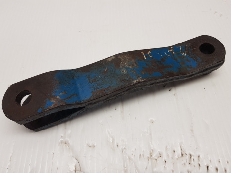 Ford 5000, 7000, 5600, 7600, 5700, Pick Up Hitch Drop Rod Arm Support 83909550 - Alkatrész - Traktor: 1 kép. Ford 5000, 7000, 5600, 7600, 5700, Pick Up Hitch Drop Rod Arm Support 83909550 - Alkatrész - Traktor: 1 kép.