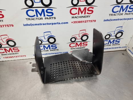 Mccormick Xtx 165, Xtx145 Tier 3 Pto Guard, Shield, 712743a1 - Alkatrész - Traktor: 2 kép. Mccormick Xtx 165, Xtx145 Tier 3 Pto Guard, Shield, 712743a1 - Alkatrész - Traktor: 2 kép.