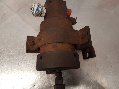 Case 5120, 5140, 5130, 1056xl, 956xl Pressure Regulating Valve 1328737c91 - Hidraulika: 4 kép. Case 5120, 5140, 5130, 1056xl, 956xl Pressure Regulating Valve 1328737c91 - Hidraulika: 4 kép.