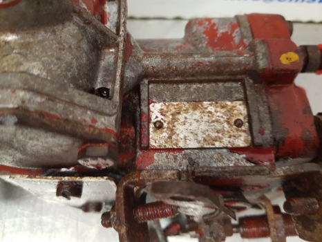 Case International 584, 585, 385, Fuel Injection Pump 3218604r91, 0460314036 - Befecskendező szelep: 2 kép. Case International 584, 585, 385, Fuel Injection Pump 3218604r91, 0460314036 - Befecskendező szelep: 2 kép.