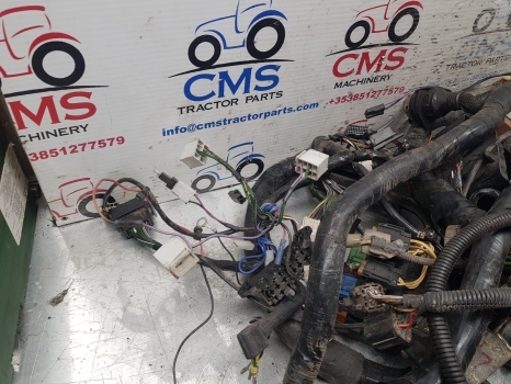 Case New Holland Mxm190, Tm190, Mxm175, Tm175 Cab Wiring Loom Assy - Kábel/ Kábelkorbácso - Traktor: 3 kép. Case New Holland Mxm190, Tm190, Mxm175, Tm175 Cab Wiring Loom Assy - Kábel/ Kábelkorbácso - Traktor: 3 kép.